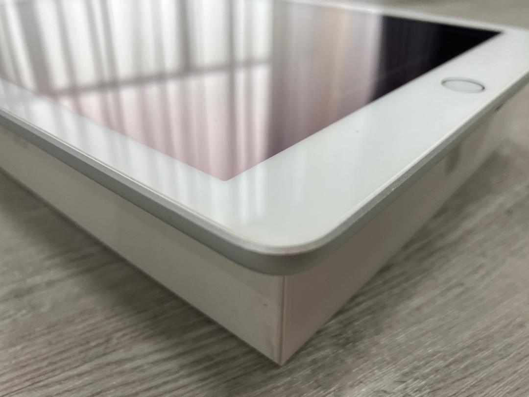iPad 第6世代 128GB スペースグレー Wifiモデル 最大容量82