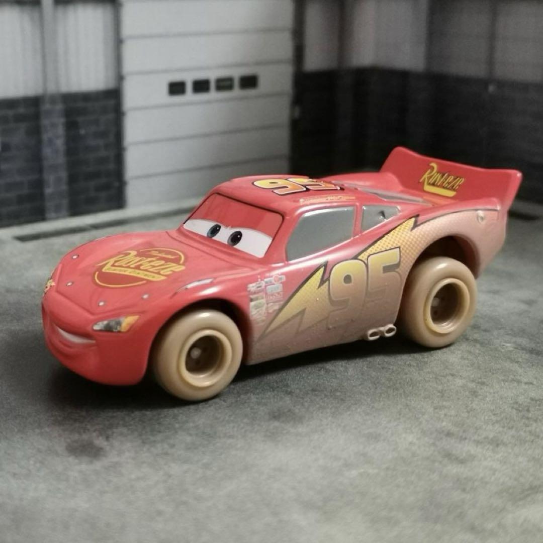 トミカ　カーズ　マックィーン　ダート Amazon | トミカ トイザらス限定 カーズ・ライトニング