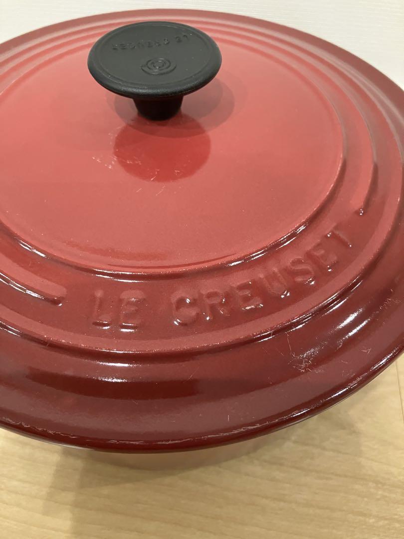 新品未使用LE CREUSETルクルーゼココットロンド22cm 両手鍋　レッド