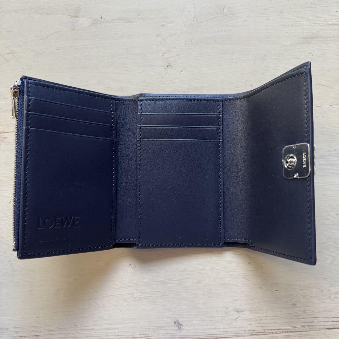 LOEWE ネイビー 三つ折り財布