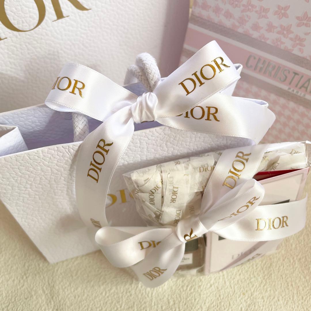 新品未開封 DIOR ミス ディオール エッセンス パルファン 新作 ギフト