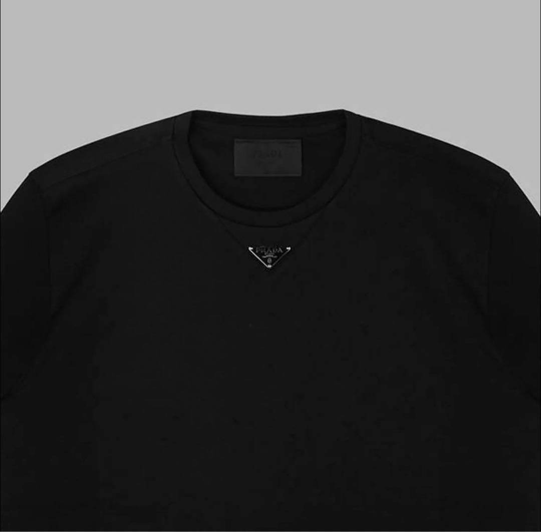 PRADA ロゴTシャツ