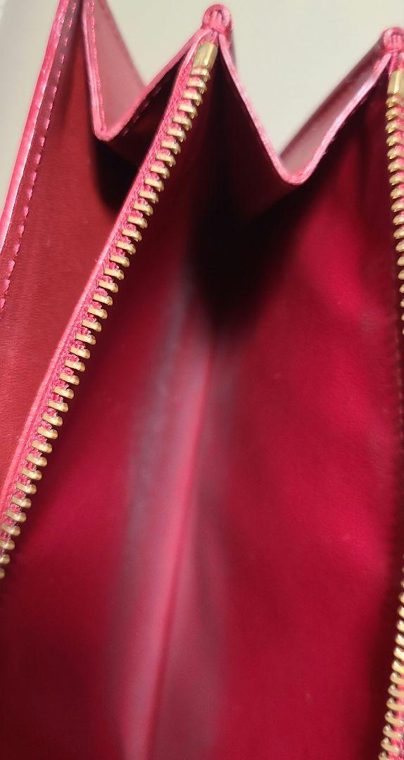 VUITTON レッド