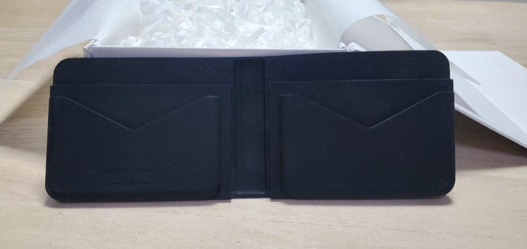 ボッテガヴェネタ ラバー イントレチャート 二つ折り財布 黒