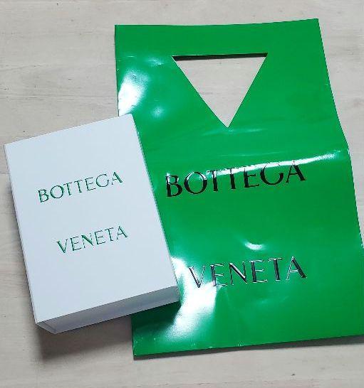 ボッテガヴェネタ ラバー イントレチャート 二つ折り財布 黒