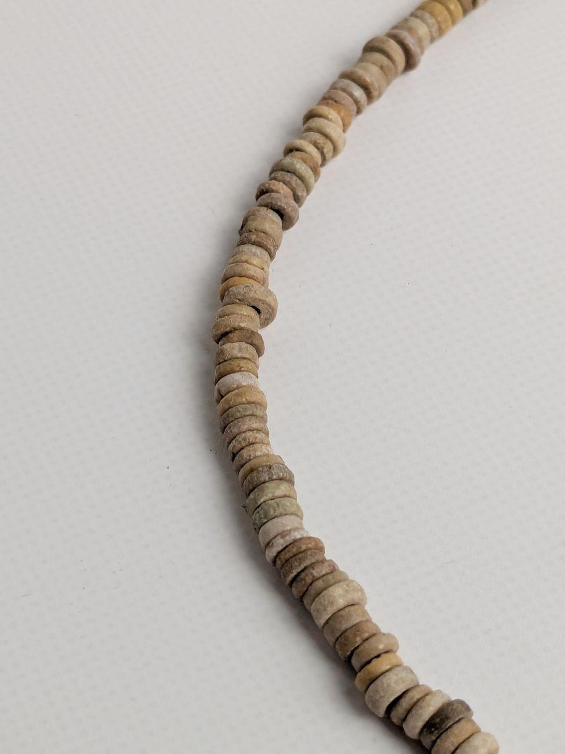 臼玉 古墳時代 滑石 勾玉 玉石 ネックレス アクセサリー 考古学 古代 石器 臼玉 古墳時代 滑石 勾玉 玉石 ネックレス アクセサリー 考古学