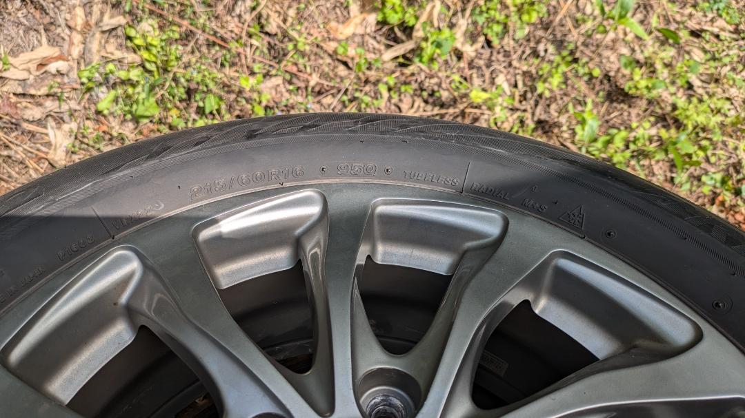 タイヤ・ホイール 16x6.5J BALMINUM BLIZZAK VRX2 215/60R16