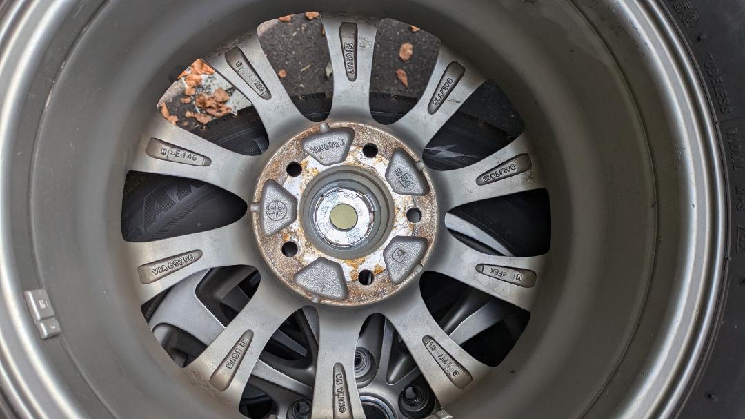 タイヤ・ホイール 16x6.5J BALMINUM BLIZZAK VRX2 215/60R16