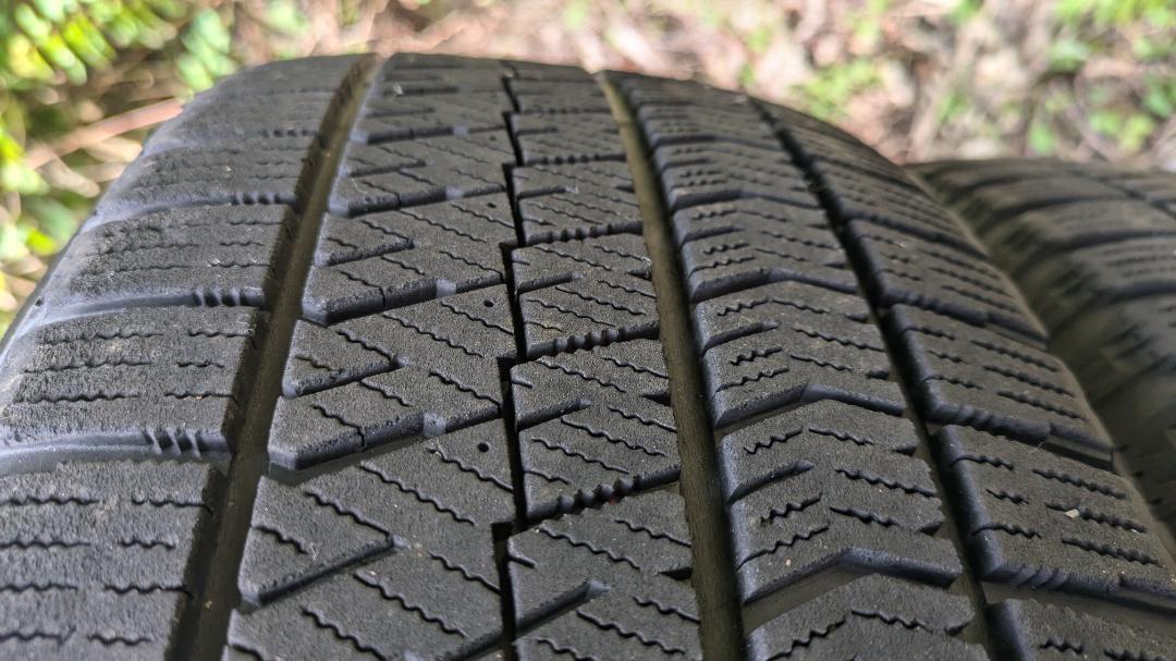 タイヤ・ホイール 16x6.5J BALMINUM BLIZZAK VRX2 215/60R16