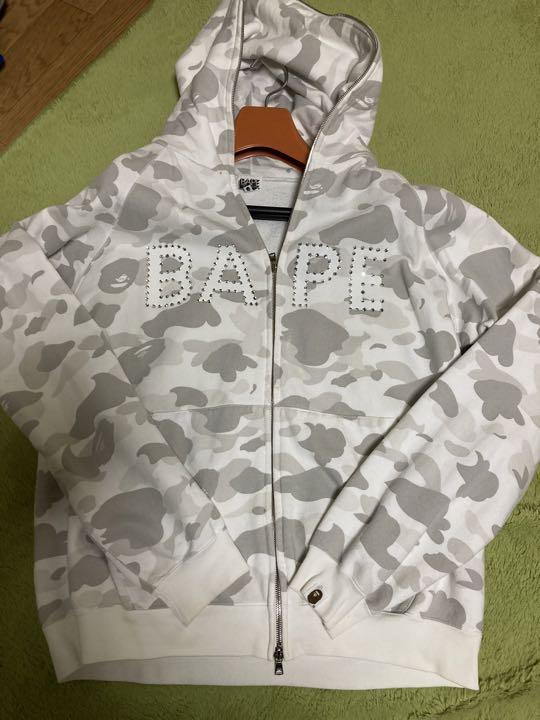 A BATHING APE 白迷彩ラインストーンパーカー　値段交渉有り