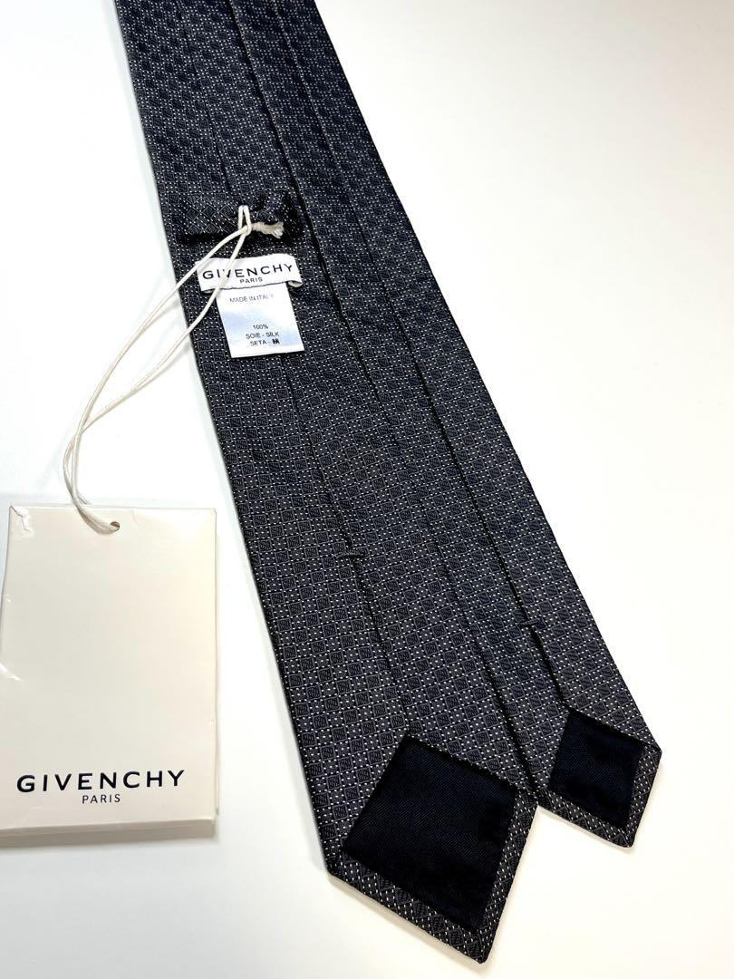 GIVENCHY ジバンシー