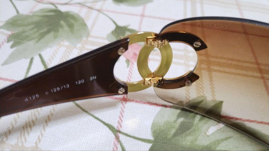 小物 Vintage CHANEL 4125 Sunglasses