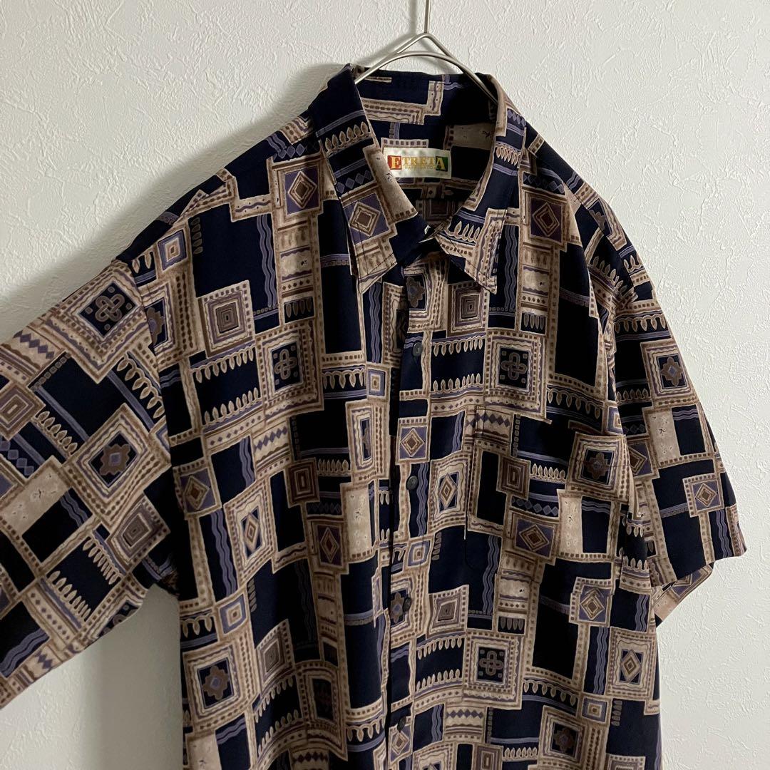 半袖シャツ 柄シャツ 総柄 レトロ ベージュ ネイビー Lサイズ 古着 半袖シャツ 柄シャツ 総柄 レトロ ベージュ ネイビー Lサイズ 古着