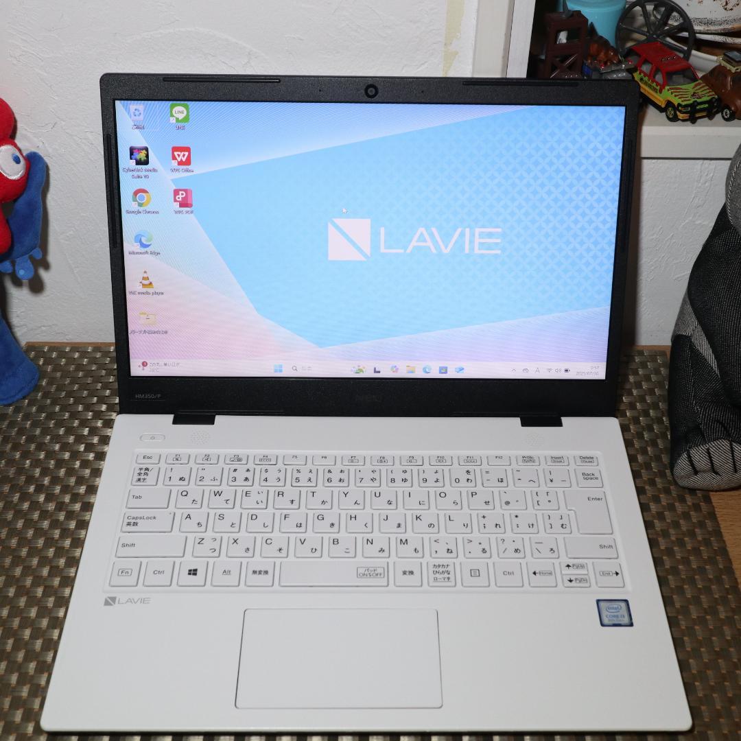 人気の白！Win11公式対応8世代Corei3/メ8G/新品SSD/無線/カメラ