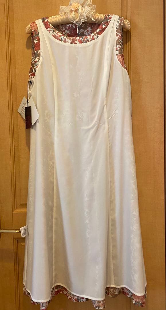 花柄リバティ柄ノースリーブフレアスカート　新品未使用紙タグ付き