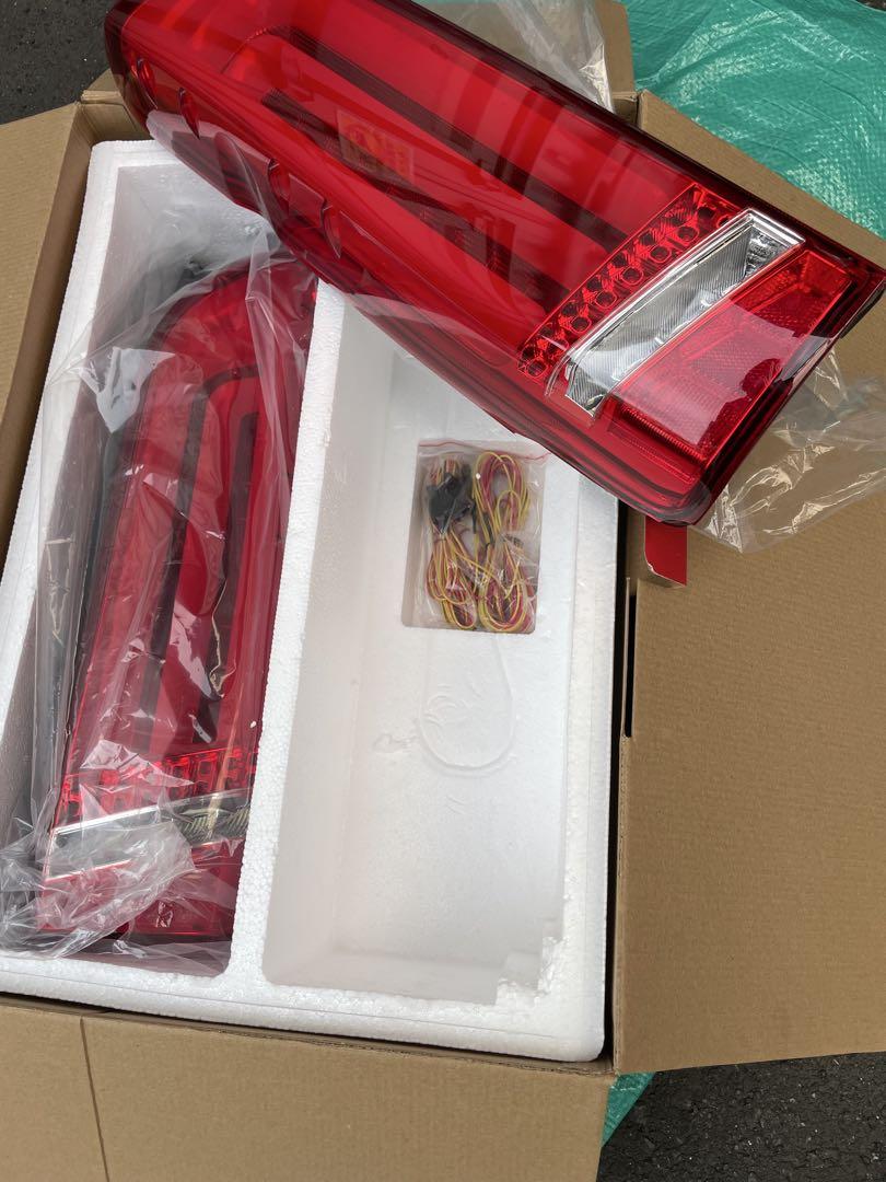 【最新入荷】 Valenti ヴァレンティ RCZ ハイエース 流れるウィンカー - メルカリ アクセサリー