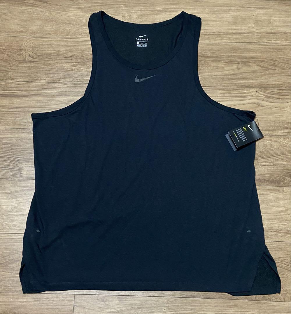新品タグ付き!nikeタンクトップ nikeトレーニングウェア 黒 新品タグ付き!nikeタンクトップ nikeトレーニングウェア 黒