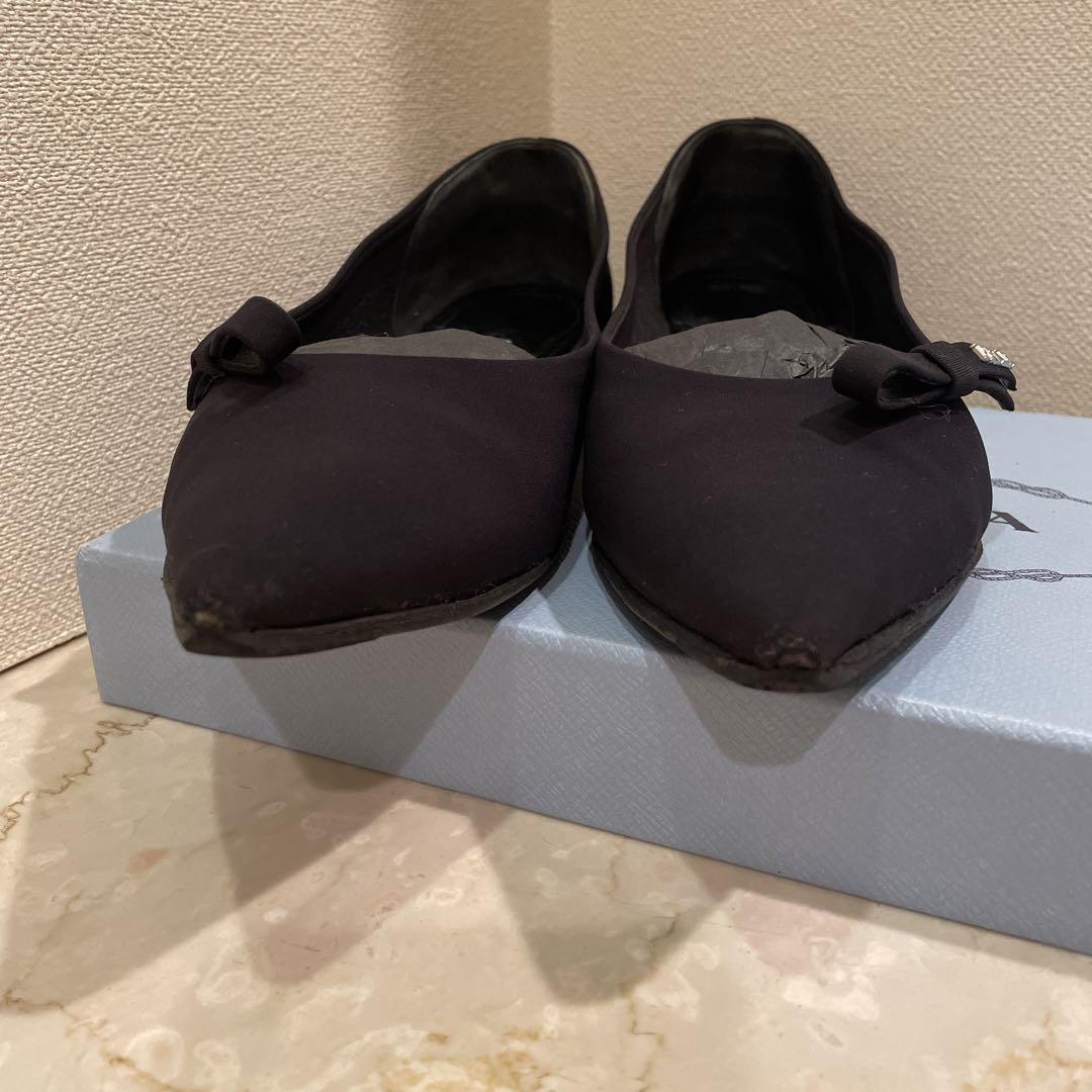 PRADA ポインテッドリボンパンプス