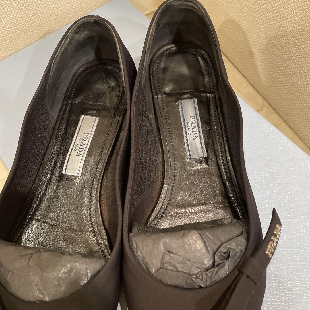 PRADA ポインテッドリボンパンプス