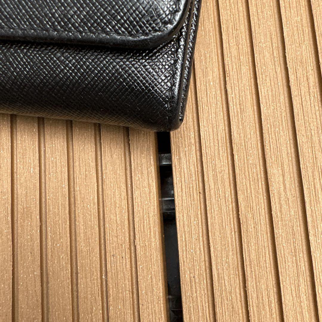 プラダ　長財布　サフィアーノレザー