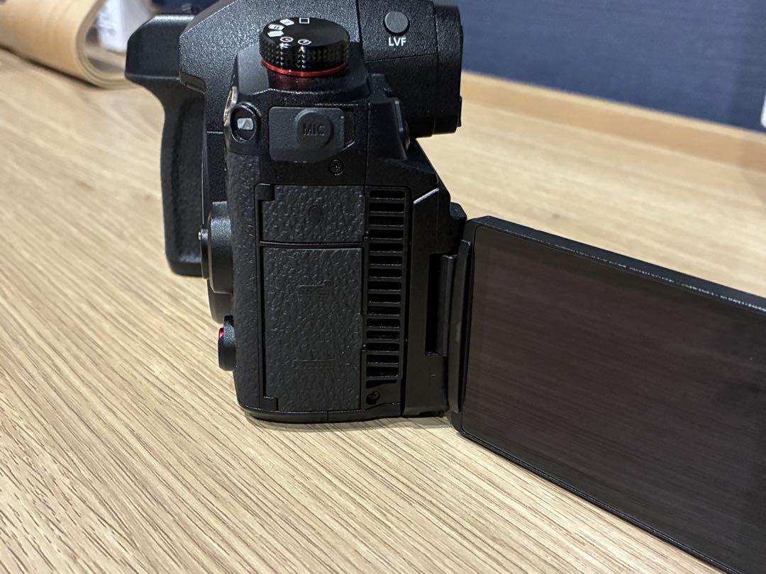 値下げLUMIX GH6 ミラーレス一眼 予備バッテリー4個 フルケージ付 美品