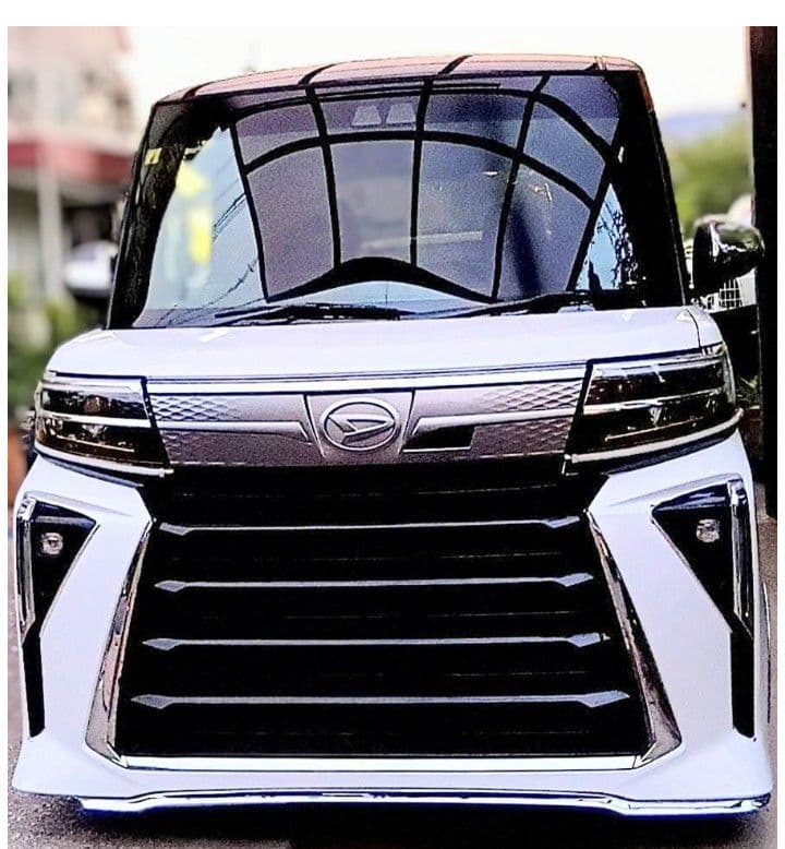 ダイハツ la650 タントカスタム純正フロントグリル後期型 シルバー塗装