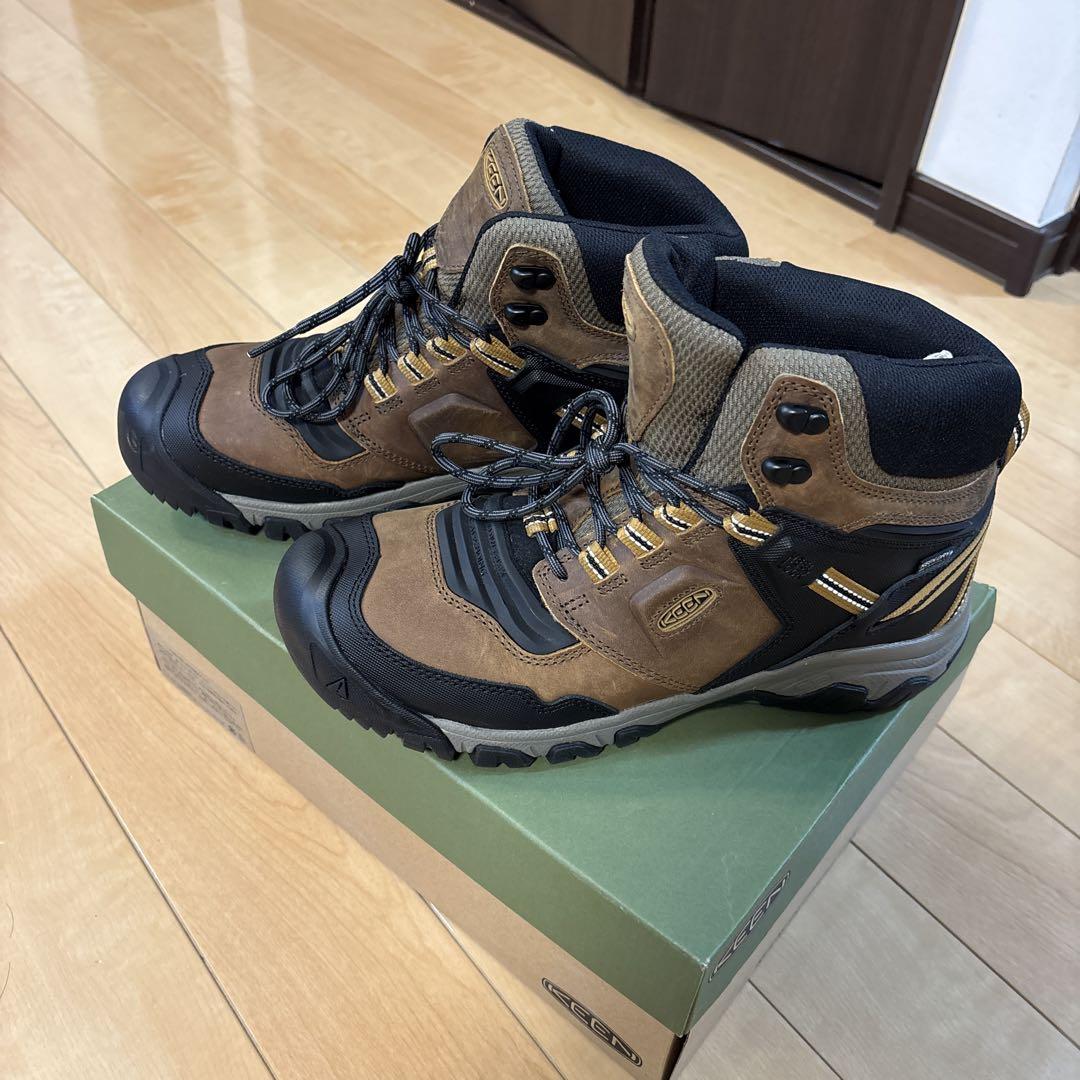 KEEN トレッキングシューズ