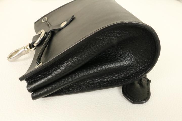 ㉟22SS【新品】☆CALEE キャリー：レザー ロゴ型押し チョークバッグ