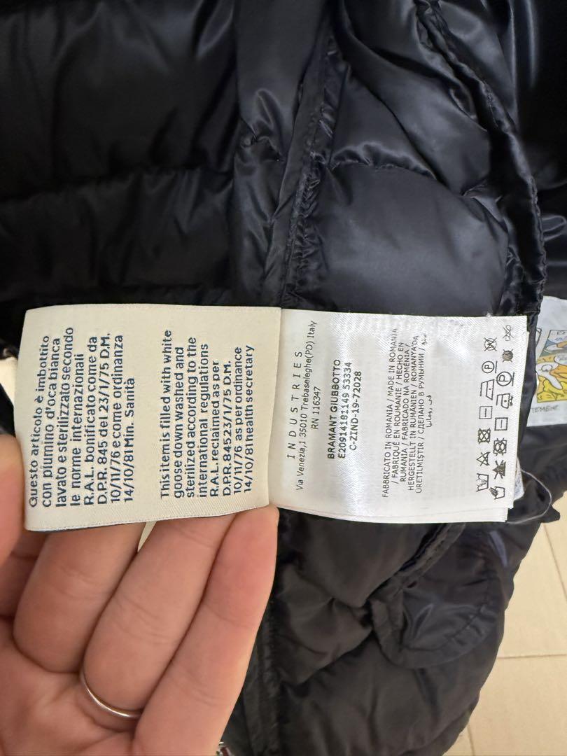 【値下げ相談可】MONCLER ブラック ダウンジャケット
