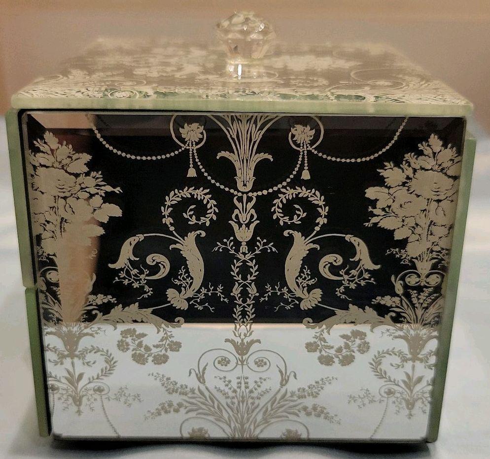 新品未使用はローラアシュレイ　グラスジュエリーボックスS　ジョゼッテ ローラアシュレイ グラスジュエリーボックス S ジョゼッテ
