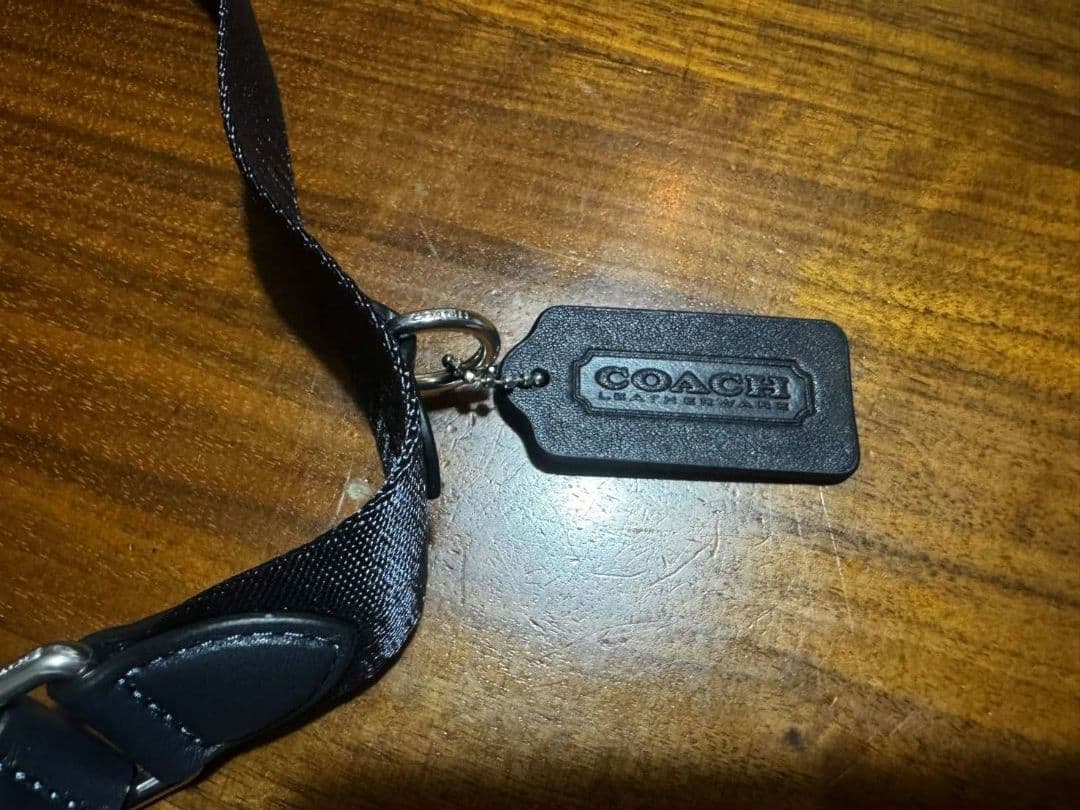 COACH ボディバッグ ブラック　ハワイ　アラモアナ