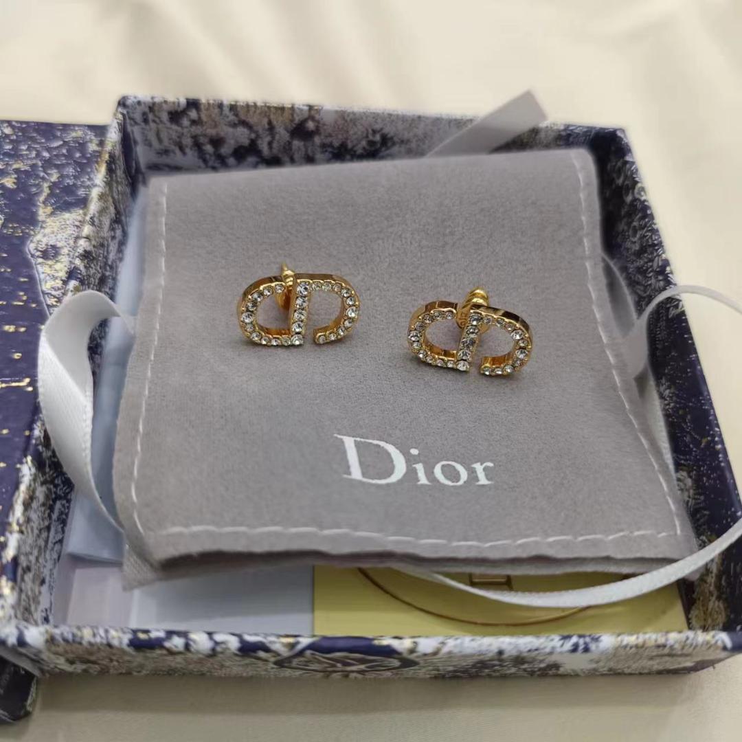 人気特価激安 ゴールド Dior クリスタルピアス メルカリ - アクセサリー