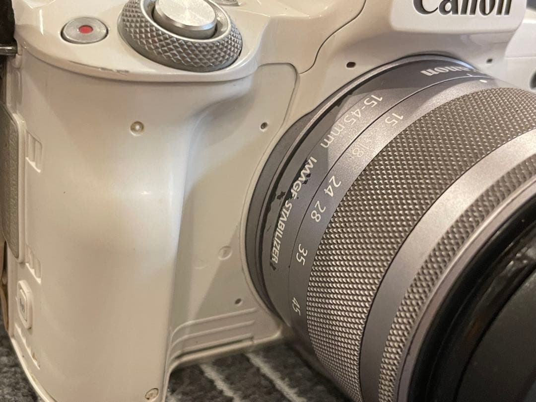 Canon EOS Kiss M ボディ&標準ズームレンズ Canon EOS Kiss M ボディ&標準ズームレンズ