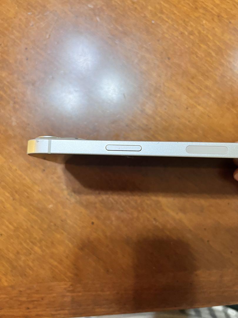 Apple iPhone 13 ホワイト 本体