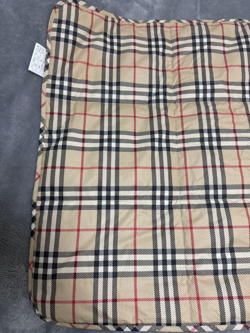 BURBERRY LONDON 羽毛ひざ掛け西川産業日本製　ベージュ