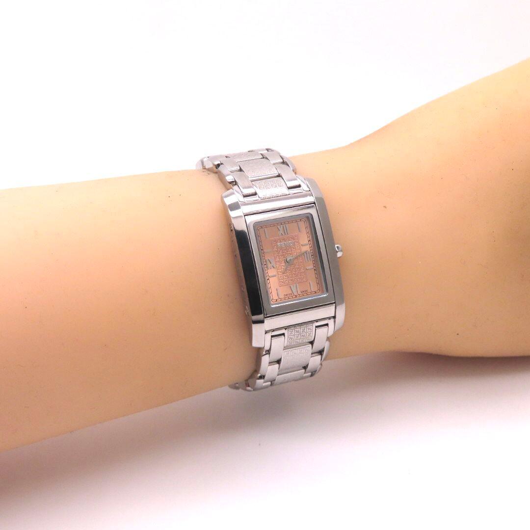 【7600L】FENDI ‘フェンディ 時計‘ 回転フェイス ピンク ☆極美品☆ 【7600L】FENDI ‘フェンディ 時計‘ 回転フェイス ピンク ☆極美品☆