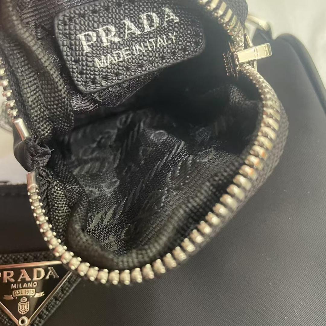 PRADA Re-Edition 2005 Re-Nylon バッグ
