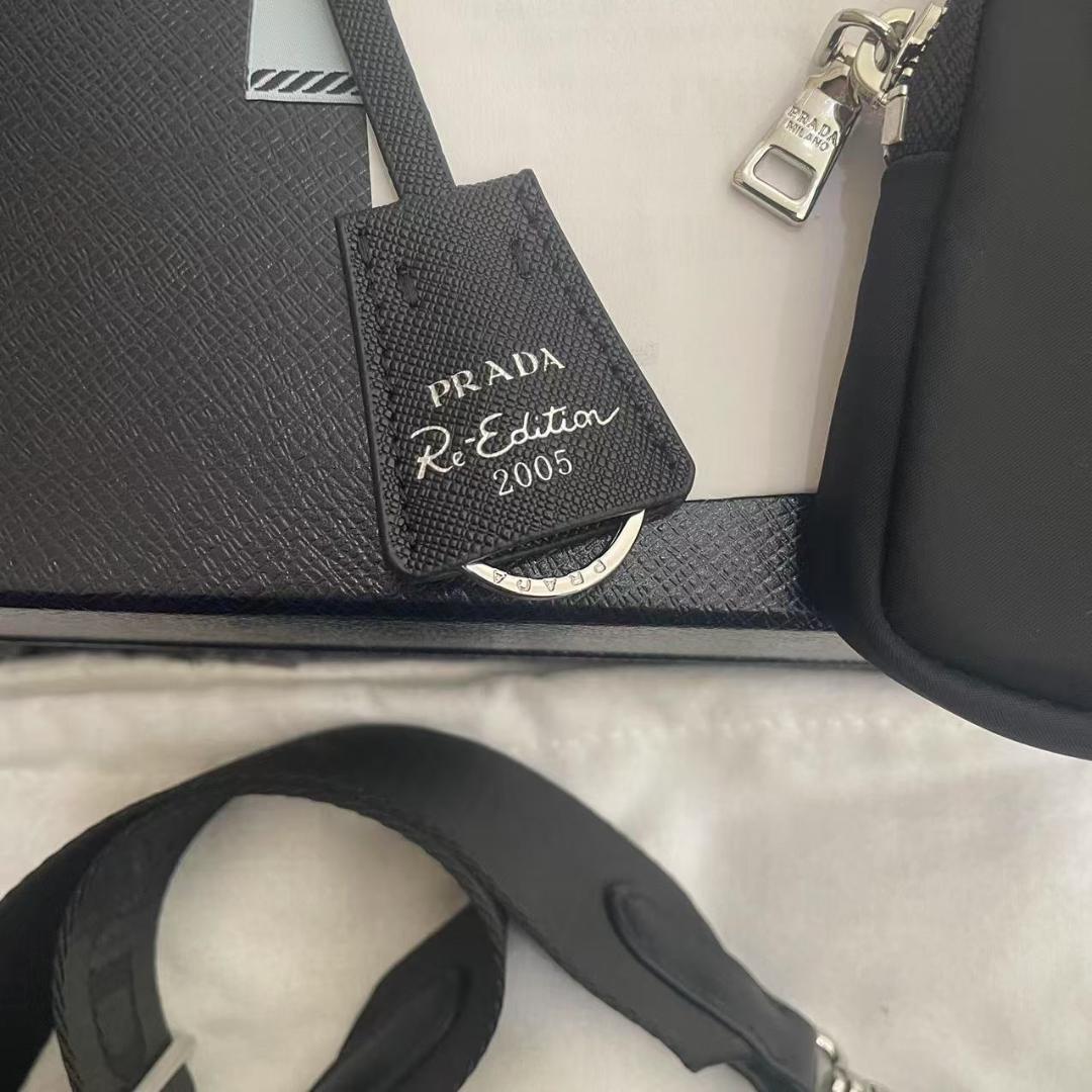 PRADA Re-Edition 2005 Re-Nylon バッグ