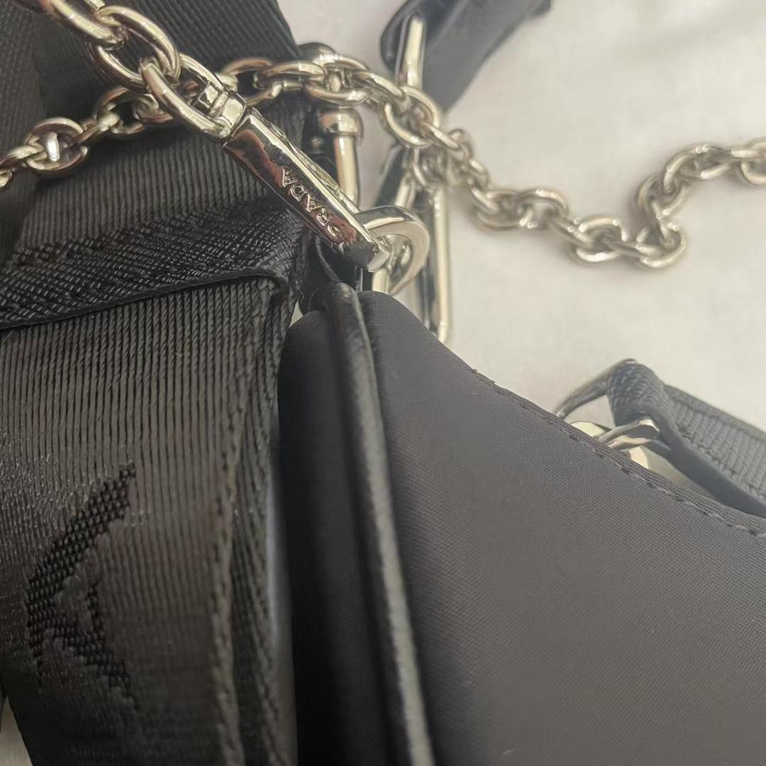 PRADA Re-Edition 2005 Re-Nylon バッグ