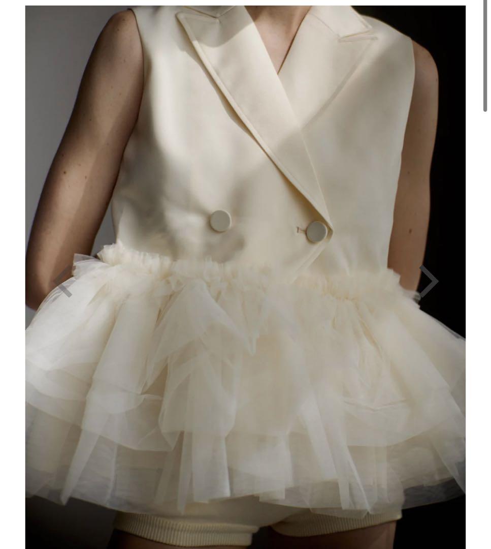 NINA SLEEVELESS JACKET