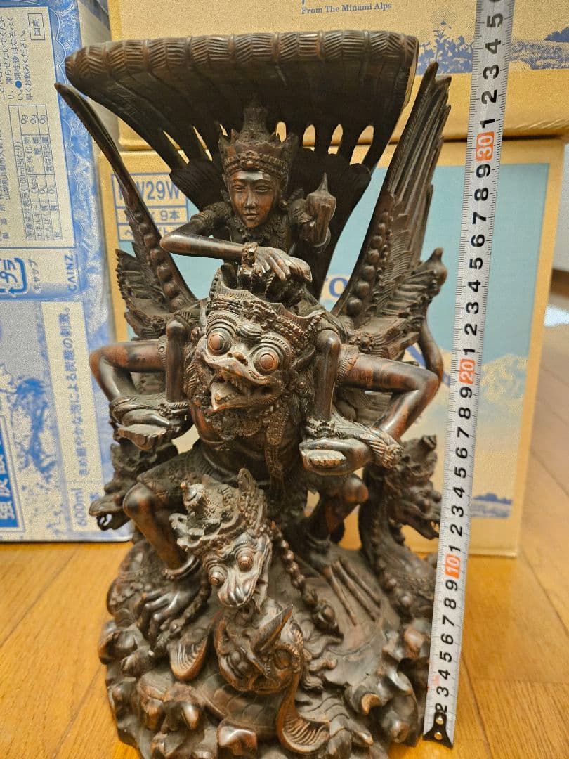 ヴィシュヌ神の置物