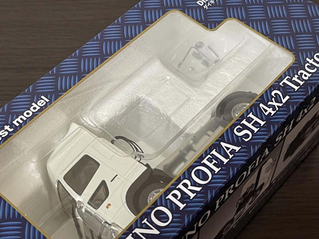 1/50 ケンクラフト  HINO PROFIA SH 4x2 Tractor
