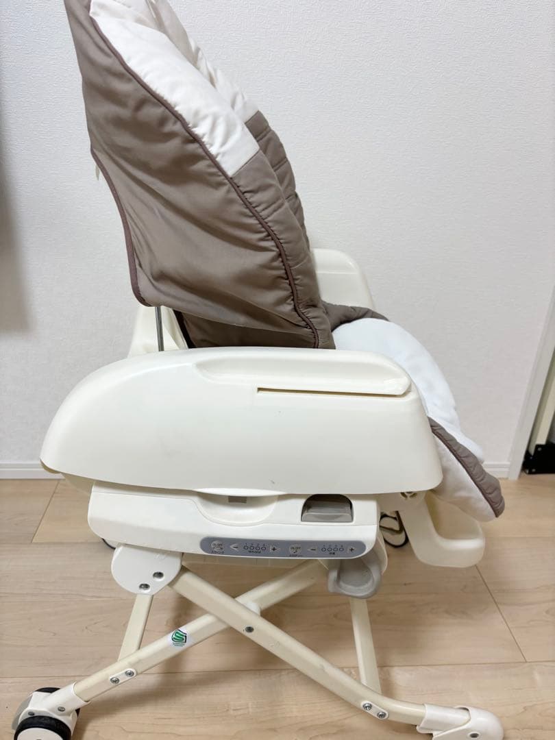 美品　コンビ　ネムリラ　AT ハイローチェア　電動バウンサー　白