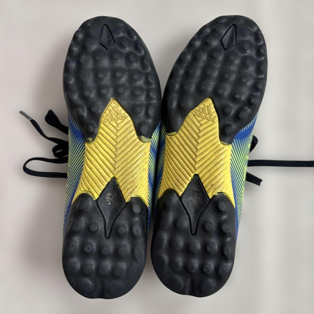 adidasハイカットサッカーシューズ ブルー/ひブラック 23.5