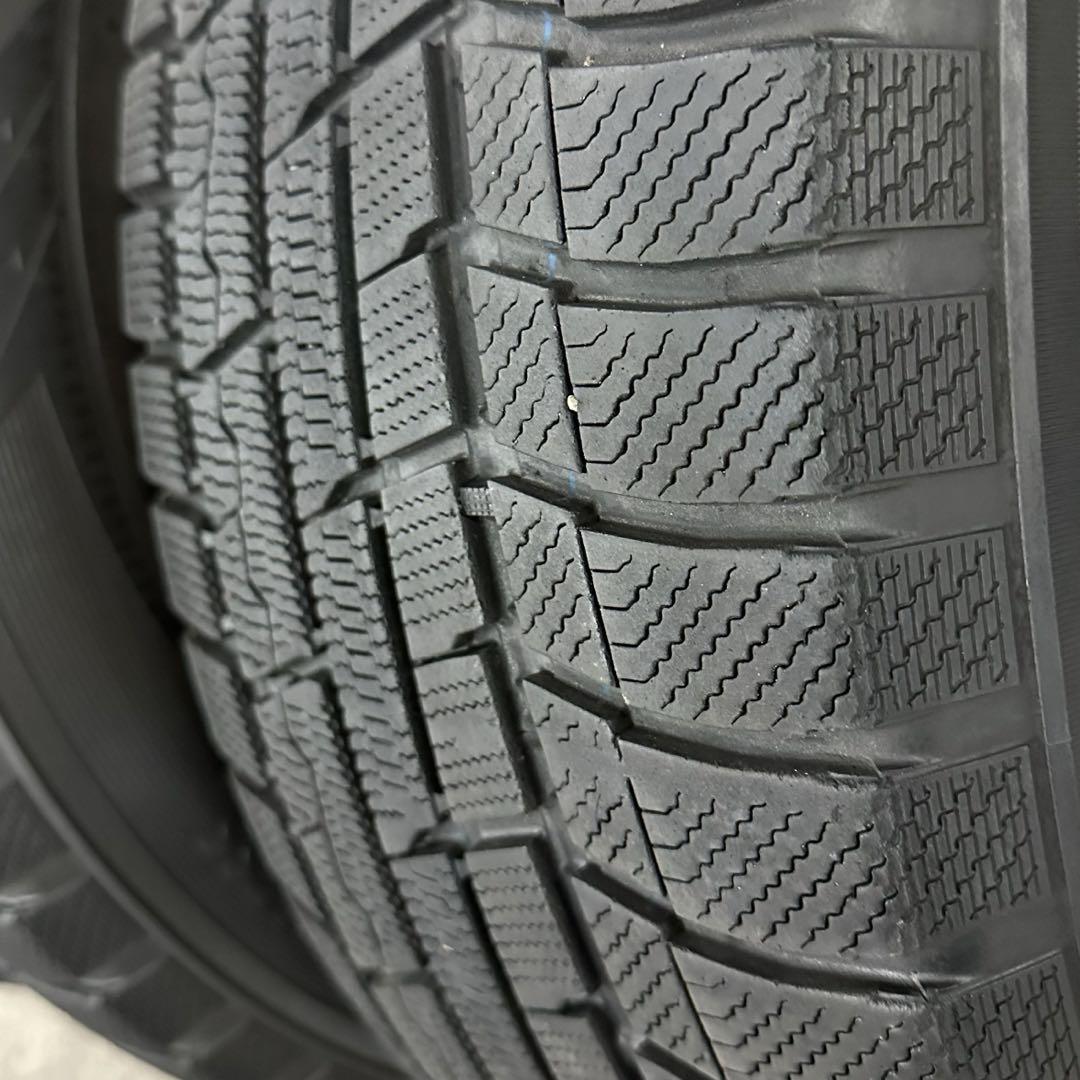 235/60R18 スタッドレスタイヤ 4本セット TOYOタイヤ 2020年製