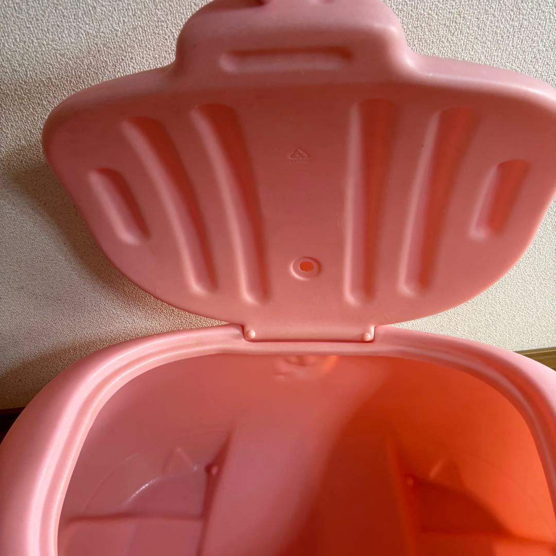 ぶたのおもちゃ箱