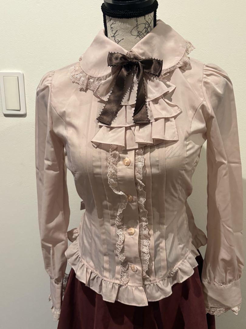 な*せ様 【美品・日本製】ストロベリージャボブラウス