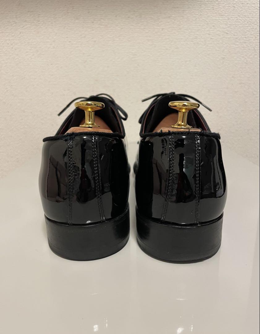 エナメルパテントレザーシューズ