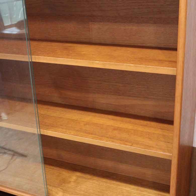 スリムキャビネット ヴィンテージ イギリス 木製 レトロ ミッドセンチュリーやや傷や汚れあり MARWIL-DEMENAGEMENTS_CH