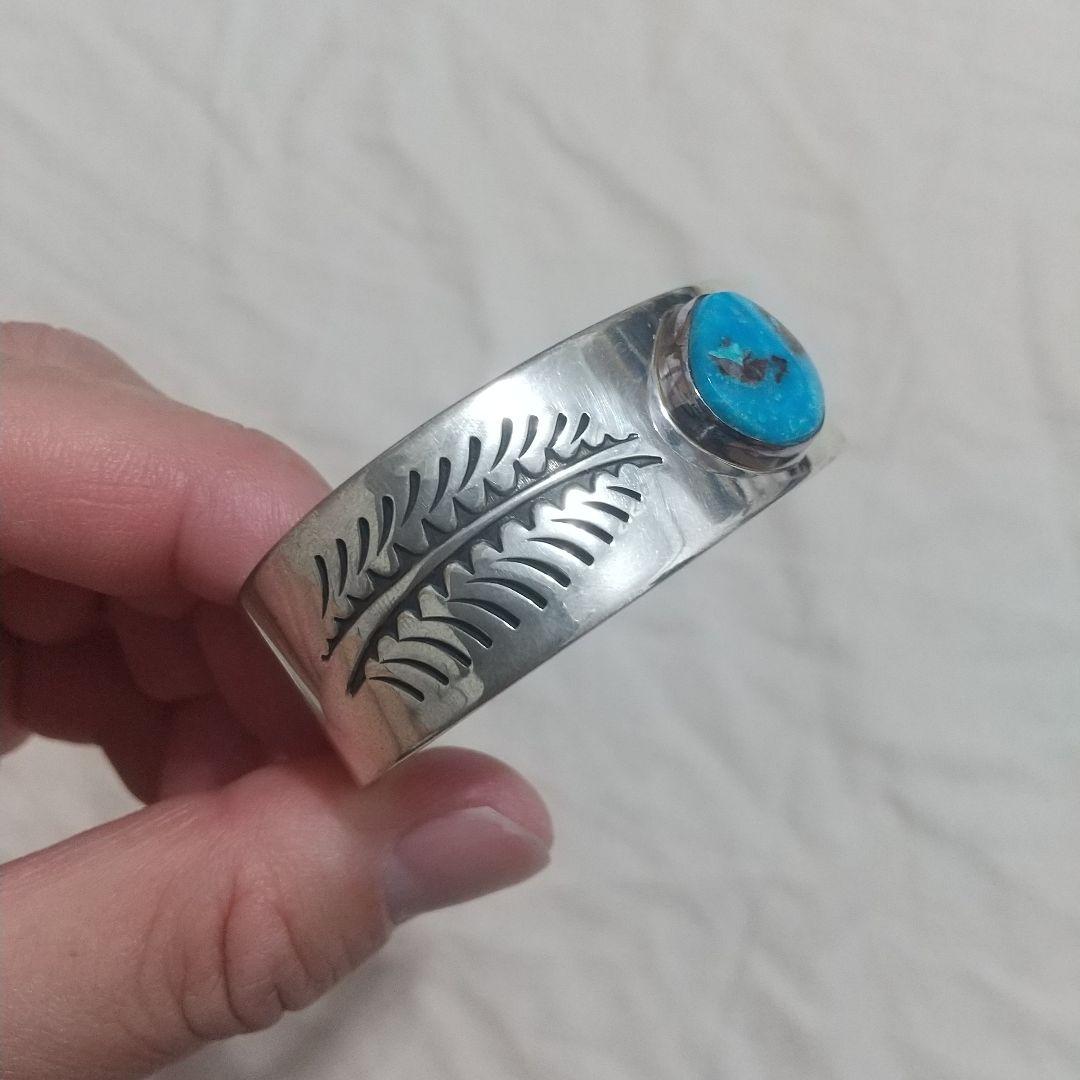 スティーブイエローホーススタンプワーク リーフバングル NAVAJO